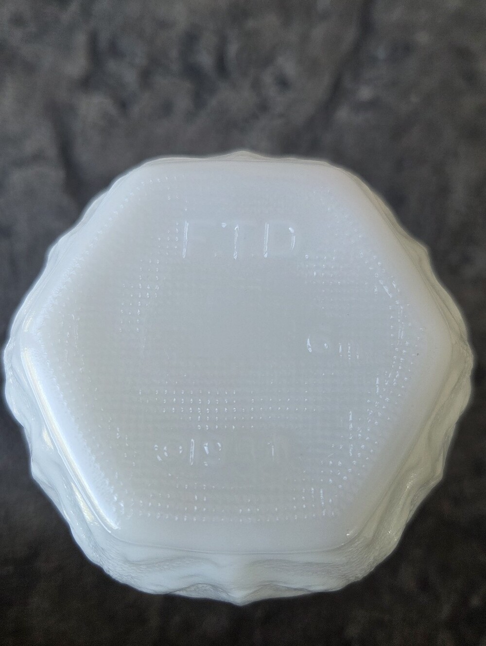 VintageWhite Milk Glass Bud Vase FTD 1981 - Classic Home Accent - Picture 5 of 6